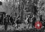 Immagine di I guerriglieri di etnia Karen Chaungtha Birmania, 1945, secondo 14 filmato di repertorio 65675069661