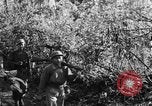 Immagine di I guerriglieri di etnia Karen Chaungtha Birmania, 1945, secondo 20 filmato di repertorio 65675069661