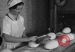 Standbild Vorbereitung der Ostereier Philadelphia Pennsylvania USA, 1932, aus Sekunde 27 historischem Filmmaterial Videoclip 65675069702