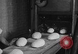 Standbild Vorbereitung der Ostereier Philadelphia Pennsylvania USA, 1932, aus Sekunde 32 historischem Filmmaterial Videoclip 65675069702
