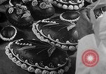 Standbild Vorbereitung der Ostereier Philadelphia Pennsylvania USA, 1932, aus Sekunde 50 historischem Filmmaterial Videoclip 65675069702