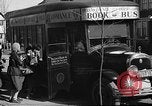 Standbild Bus mit Bücher Creedmoor New York USA, 1932, aus Sekunde 34 historischem Filmmaterial Videoclip 65675069704