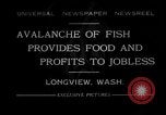 Image fishermen catch fish Longview Washington USA, 1932, de la seconde 1 séquences d'archives historiques vidéo 65675069706