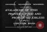 Image fishermen catch fish Longview Washington USA, 1932, de la seconde 5 séquences d'archives historiques vidéo 65675069706