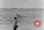 Image les troupes des États-Unis Ulithi Atoll Îles Caroline, 1944, de la seconde 20 séquences d'archives historiques vidéo 65675069708