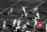 Standbild Fußballspiel Atlanta Georgia USA, 1956, aus Sekunde 10 historischem Filmmaterial Videoclip 65675069735