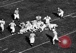 Standbild Fußballspiel Atlanta Georgia USA, 1956, aus Sekunde 52 historischem Filmmaterial Videoclip 65675069735