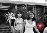 Standbild Mädchen Modell Los Angeles California USA, 1956, aus Sekunde 8 historischem Filmmaterial Videoclip 65675069738