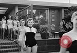 Standbild Mädchen Modell Los Angeles California USA, 1956, aus Sekunde 19 historischem Filmmaterial Videoclip 65675069738