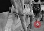 Standbild Mädchen Modell Los Angeles California USA, 1956, aus Sekunde 34 historischem Filmmaterial Videoclip 65675069738