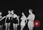 Standbild Mädchen Modell Los Angeles California USA, 1956, aus Sekunde 38 historischem Filmmaterial Videoclip 65675069738