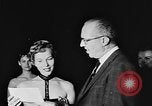 Standbild Mädchen Modell Los Angeles California USA, 1956, aus Sekunde 44 historischem Filmmaterial Videoclip 65675069738