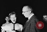 Standbild Mädchen Modell Los Angeles California USA, 1956, aus Sekunde 46 historischem Filmmaterial Videoclip 65675069738