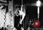 Immagine di Tonisko esegue acrobazie Spagna, 1956, secondo 12 filmato di repertorio 65675069748