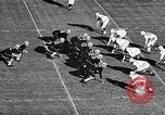 Immagine di American Football match Oregon United States USA, 1956, secondo 6 filmato di repertorio 65675069750