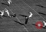 Immagine di American Football match Oregon United States USA, 1956, secondo 11 filmato di repertorio 65675069750