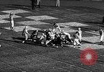 Immagine di American Football match Oregon United States USA, 1956, secondo 27 filmato di repertorio 65675069750