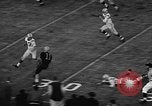 Immagine di American Football match Oregon United States USA, 1956, secondo 42 filmato di repertorio 65675069750