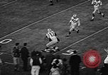 Immagine di American Football match Oregon United States USA, 1956, secondo 43 filmato di repertorio 65675069750
