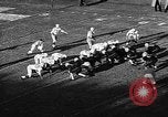 Immagine di American Football match Oregon United States USA, 1956, secondo 45 filmato di repertorio 65675069750