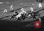 Immagine di American Football match Oregon United States USA, 1956, secondo 47 filmato di repertorio 65675069750