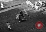 Immagine di American Football match Oregon United States USA, 1956, secondo 49 filmato di repertorio 65675069750