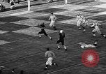 Immagine di American Football match Oregon United States USA, 1956, secondo 51 filmato di repertorio 65675069750