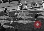Immagine di American Football match Oregon United States USA, 1956, secondo 53 filmato di repertorio 65675069750