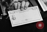 Immagine di Legame di risparmio United States USA, 1956, secondo 40 filmato di repertorio 65675069752