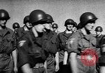 Immagine di Le truppe britanniche di ritirare Port Said Egitto, 1957, secondo 51 filmato di repertorio 65675069753