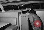 Standbild Boat Show Seattle Washington USA, 1957, aus Sekunde 30 historischem Filmmaterial Videoclip 65675069759