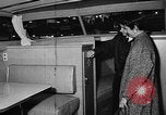 Standbild Boat Show Seattle Washington USA, 1957, aus Sekunde 32 historischem Filmmaterial Videoclip 65675069759