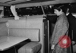 Standbild Boat Show Seattle Washington USA, 1957, aus Sekunde 33 historischem Filmmaterial Videoclip 65675069759
