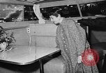 Standbild Boat Show Seattle Washington USA, 1957, aus Sekunde 36 historischem Filmmaterial Videoclip 65675069759