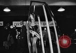 Standbild Boat Show Seattle Washington USA, 1957, aus Sekunde 39 historischem Filmmaterial Videoclip 65675069759