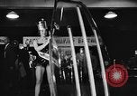 Standbild Boat Show Seattle Washington USA, 1957, aus Sekunde 40 historischem Filmmaterial Videoclip 65675069759