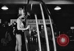Standbild Boat Show Seattle Washington USA, 1957, aus Sekunde 42 historischem Filmmaterial Videoclip 65675069759