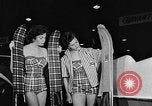 Standbild Boat Show Seattle Washington USA, 1957, aus Sekunde 44 historischem Filmmaterial Videoclip 65675069759
