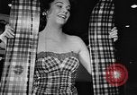 Standbild Boat Show Seattle Washington USA, 1957, aus Sekunde 48 historischem Filmmaterial Videoclip 65675069759