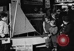 Standbild Boat Show Seattle Washington USA, 1957, aus Sekunde 51 historischem Filmmaterial Videoclip 65675069759