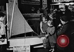Standbild Boat Show Seattle Washington USA, 1957, aus Sekunde 53 historischem Filmmaterial Videoclip 65675069759