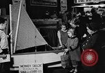 Standbild Boat Show Seattle Washington USA, 1957, aus Sekunde 54 historischem Filmmaterial Videoclip 65675069759
