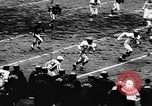 Standbild American Football Match New York United States USA, 1957, aus Sekunde 10 historischem Filmmaterial Videoclip 65675069761