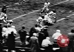 Standbild American Football Match New York United States USA, 1957, aus Sekunde 11 historischem Filmmaterial Videoclip 65675069761