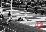 Standbild American Football Match New York United States USA, 1957, aus Sekunde 21 historischem Filmmaterial Videoclip 65675069761