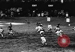 Standbild American Football Match New York United States USA, 1957, aus Sekunde 27 historischem Filmmaterial Videoclip 65675069761