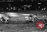 Standbild American Football Match New York United States USA, 1957, aus Sekunde 28 historischem Filmmaterial Videoclip 65675069761
