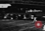 Standbild American Football Match New York United States USA, 1957, aus Sekunde 30 historischem Filmmaterial Videoclip 65675069761