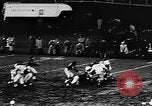 Standbild American Football Match New York United States USA, 1957, aus Sekunde 41 historischem Filmmaterial Videoclip 65675069761