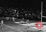 Standbild American Football Match New York United States USA, 1957, aus Sekunde 48 historischem Filmmaterial Videoclip 65675069761